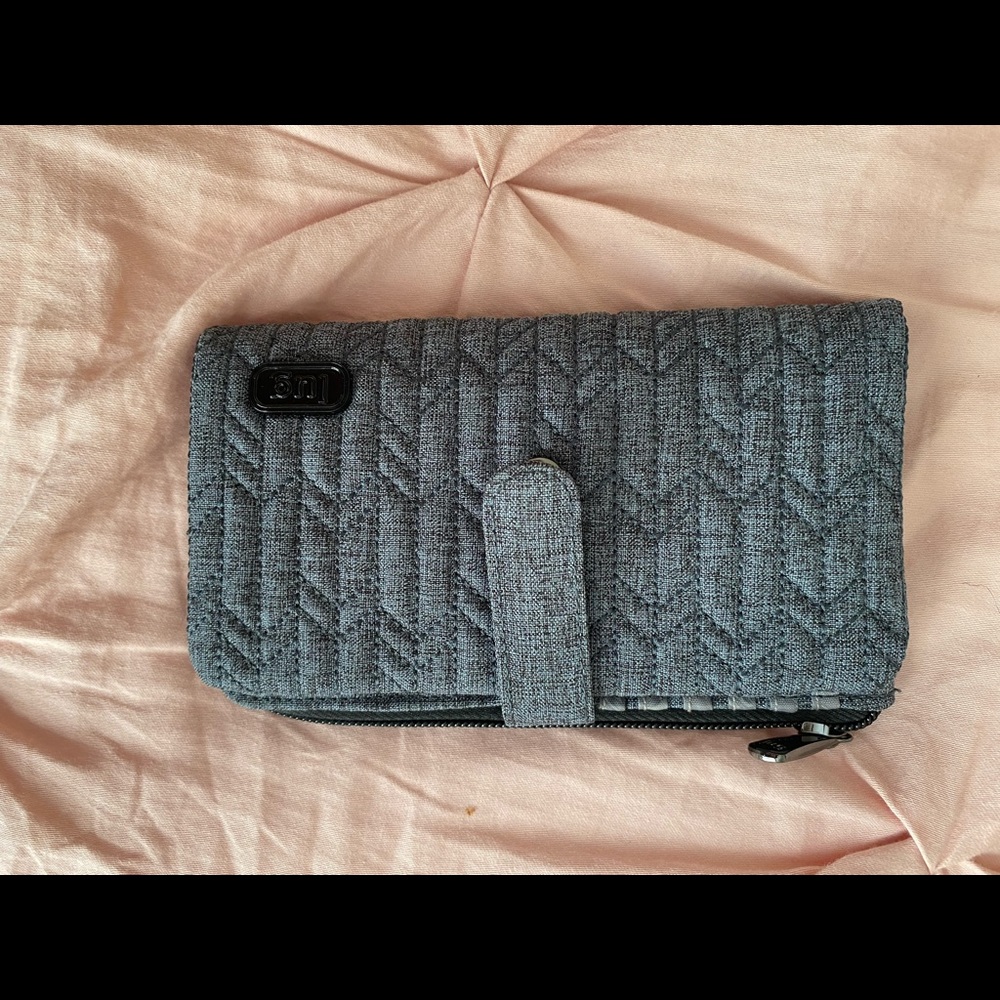 Lug wallet